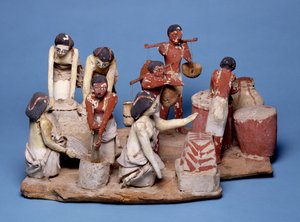 Modell av tjenere som lager brød og brygger, Middle Kingdom (malt tre, lin og leire)